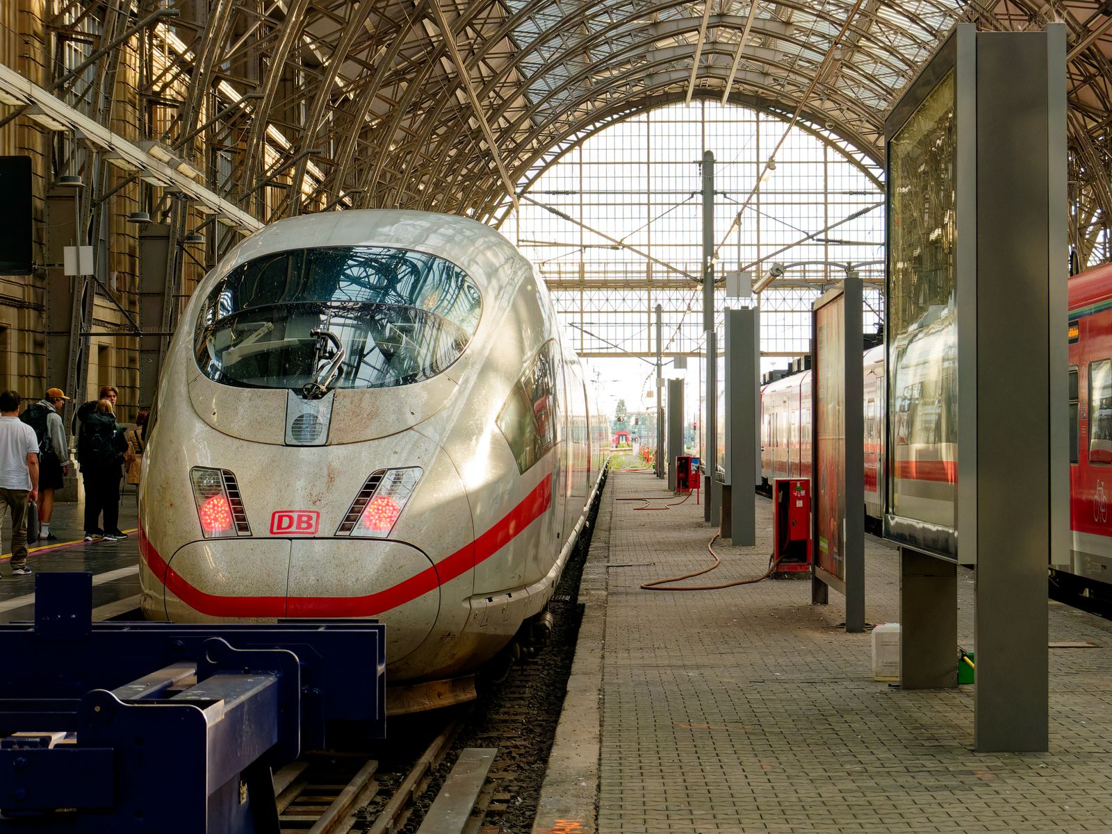 Zug in einem deutschen Bahnhof